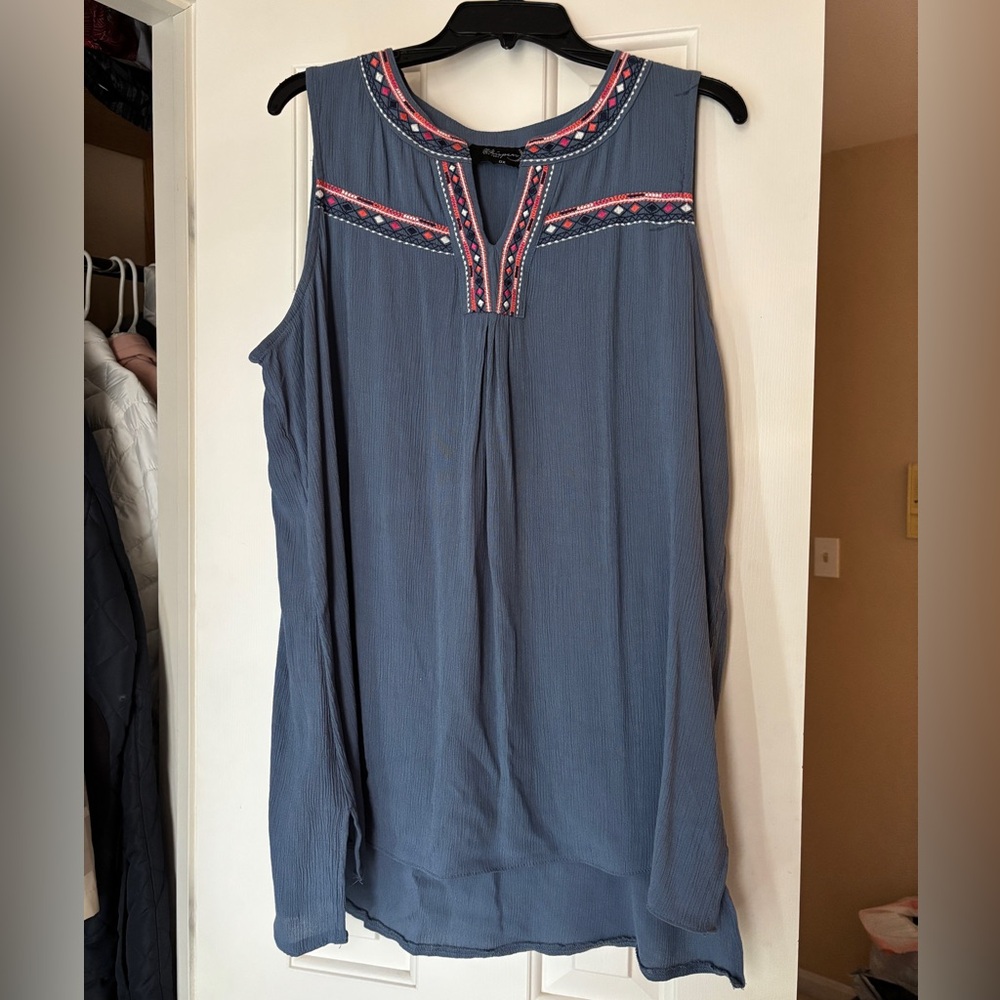 Chic Sleeveless Blue Tunic with Pink Embroidery